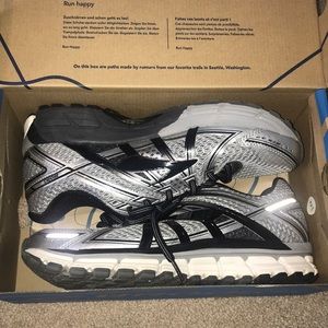 Brooks Adrenaline GTS 17 Women’s Running Shoes